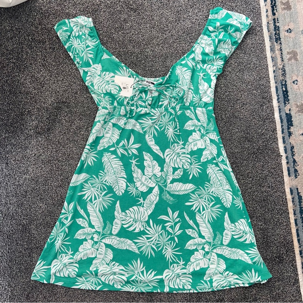 Charlotte Russe Green Tropical Tie-Front Tank with White Leaf Print